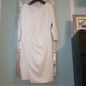 Offwhite dress with ruching on side